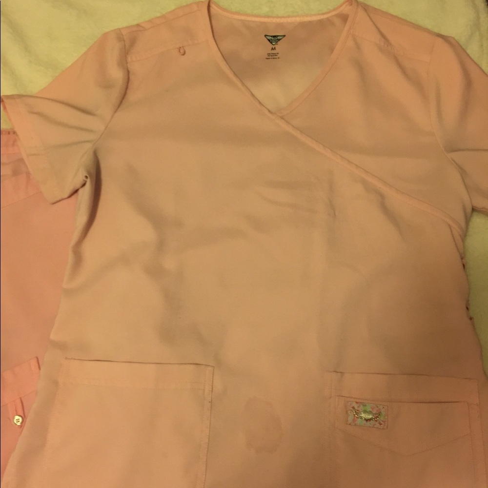 👚Blush pink Koi scrub top👚